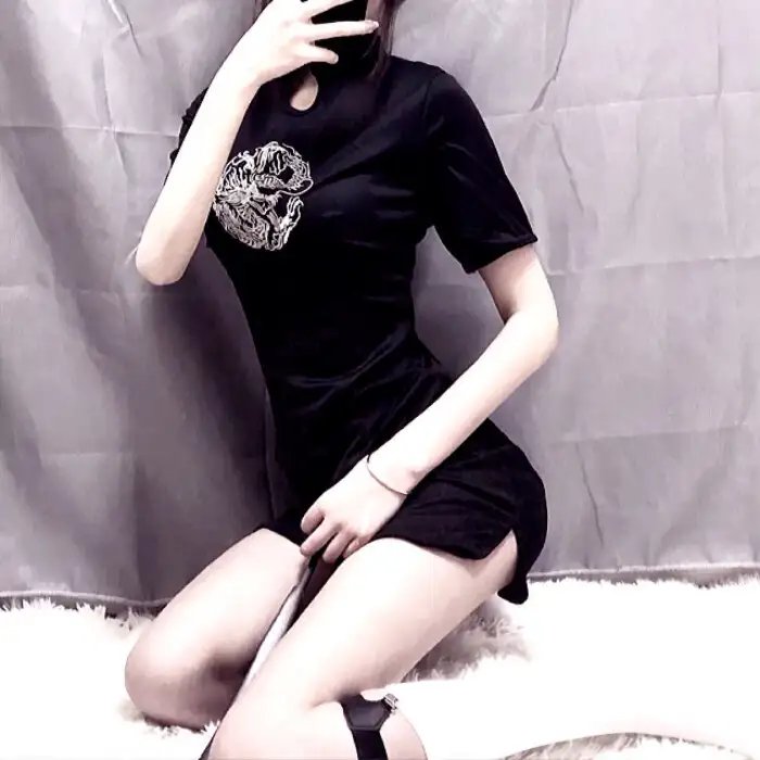 女儿国嬉春